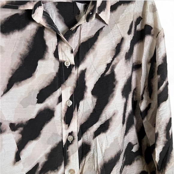 Simply Vera Cheetah Print Blouse XXL Oversized Flowy Button-Up Top - Picture 5 of 6